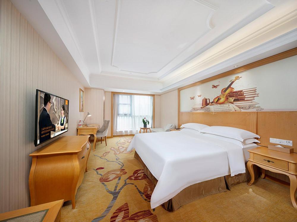Vienna Hotel Zhengzhou Zhongyuan Futa Exterior foto