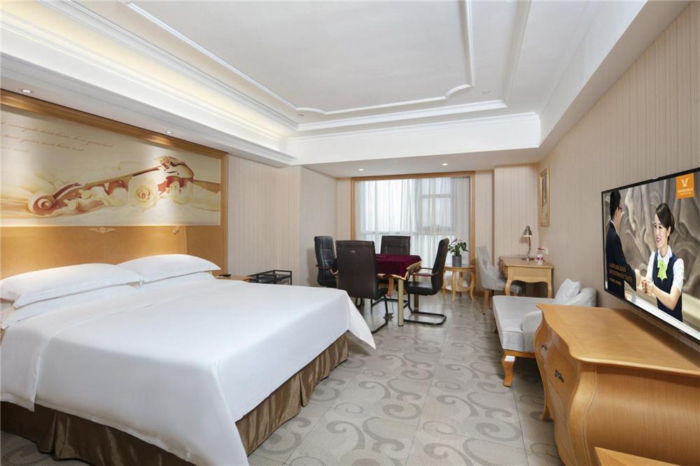 Vienna Hotel Zhengzhou Zhongyuan Futa Exterior foto