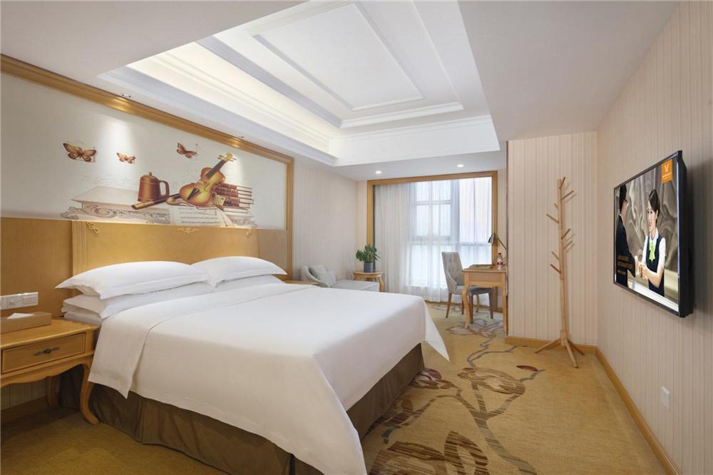 Vienna Hotel Zhengzhou Zhongyuan Futa Exterior foto